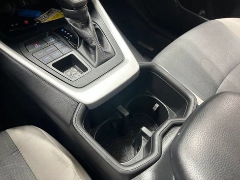 Used 2022 Toyota RAV4 XLE AWD/4WD image 46