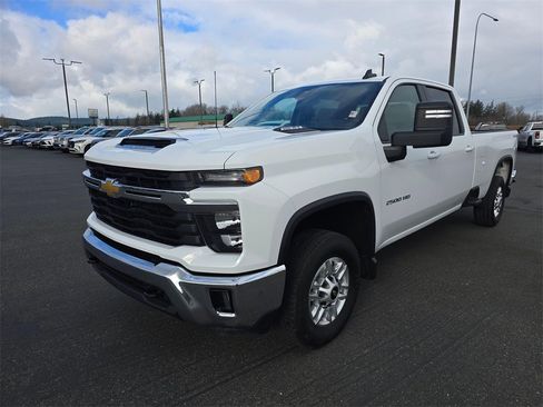 Used 2025 Chevrolet Silverado 2500 LT w/ Convenience Package image 7
