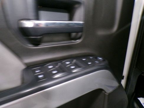 Used 2015 Chevrolet Silverado 2500 LT w/ Z71 Package, Off-Road image 5