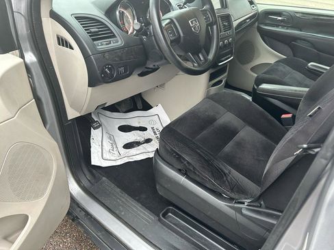 Used 2014 Dodge Grand Caravan SE image 10