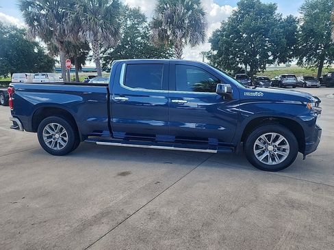 Used 2020 Chevrolet Silverado 1500 High Country w/ Technology Package AWD/4WD image 2