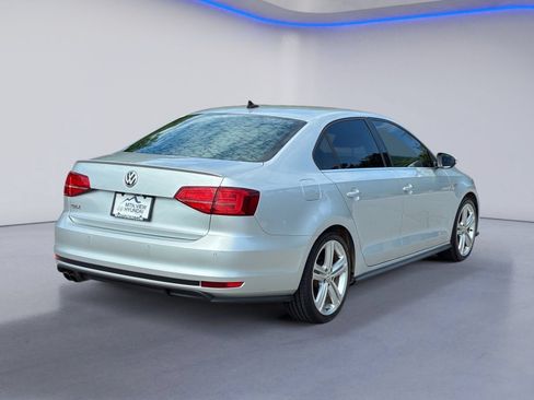 Used 2016 Volkswagen Jetta GLI FWD image 3