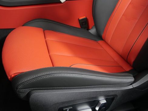 Used 2025 BMW 840i xDrive Coupe w/ Driving Assistance Package image 10