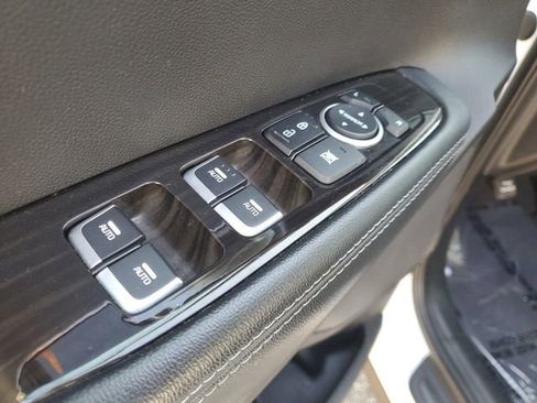 Used 2019 Kia Sorento LX image 18
