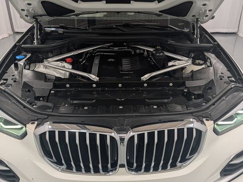 Used 2022 BMW X5 xDrive40i w/ Premium Package AWD/4WD image 29