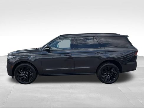New 2026 Lincoln Navigator Reserve w/ Jet Appearance Package AWD/4WD image 6