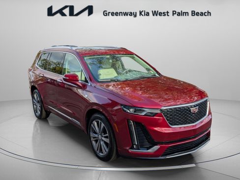 Used 2020 Cadillac XT6 Premium Luxury image 2