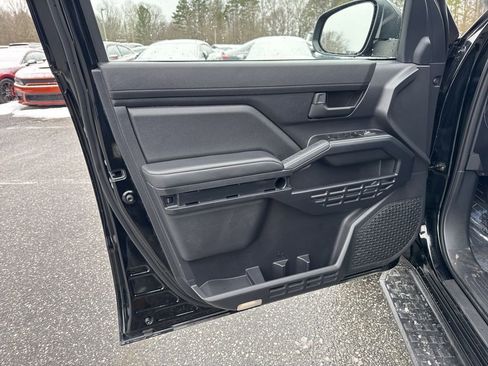 Used 2025 Toyota 4Runner SR5 image 24