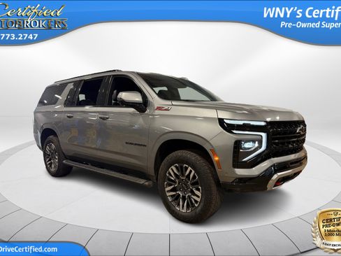 Used 2025 Chevrolet Suburban Z71 w/ Comfort Package AWD/4WD image 3