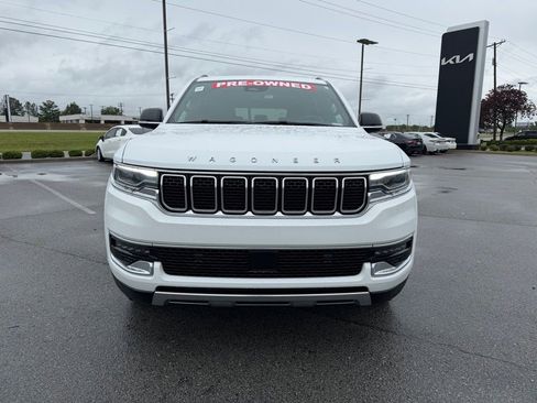 Used 2023 Jeep Wagoneer L Series III w/ Preferred Equipment Group AWD/4WD image 2
