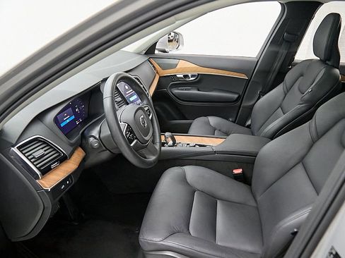 Certified 2024 Volvo XC90 T8 Plus AWD/4WD image 18