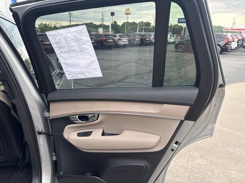 Certified 2025 Volvo XC90 B6 Plus AWD/4WD image 36