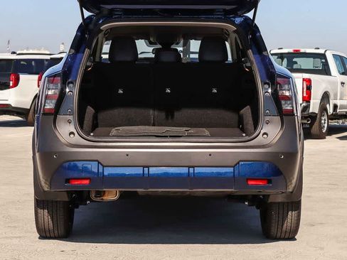 Used 2025 Nissan Kicks SR FWD image 27