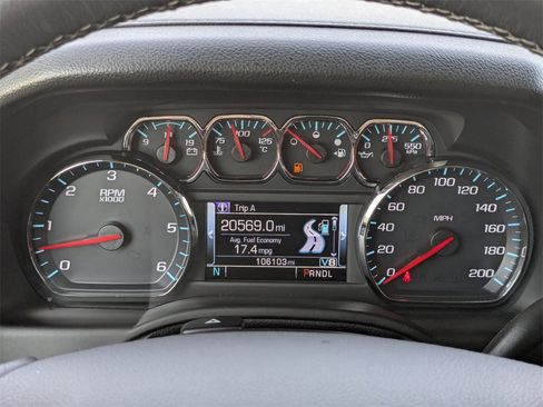 Used 2020 Chevrolet Suburban Premier image 28