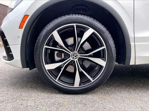 Certified 2023 Volkswagen Tiguan SEL R-Line AWD/4WD image 8