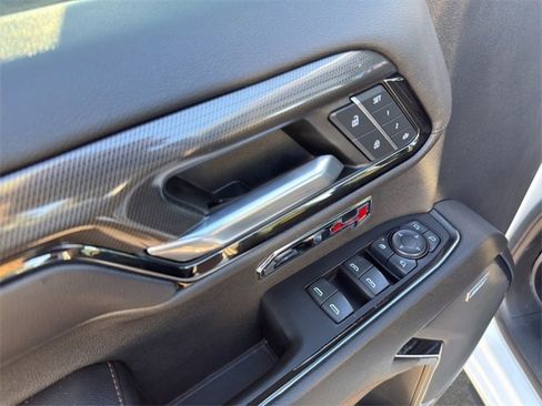 Used 2022 GMC Sierra 1500 AT4 w/ AT4 Preferred Package image 12