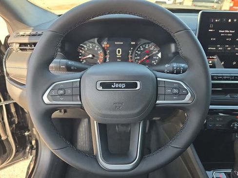 New 2026 Jeep Compass Latitude image 25