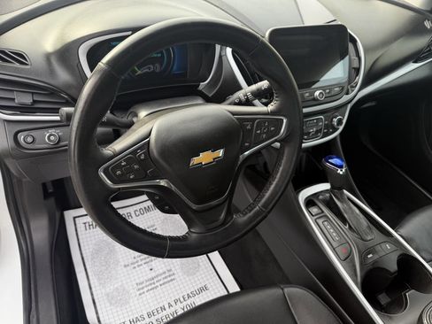 Used 2017 Chevrolet Volt LT w/ Comfort Package image 15