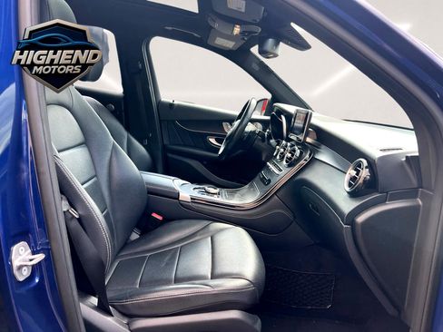 Used 2018 Mercedes-Benz GLC 300 4MATIC w/ AMG Line image 30