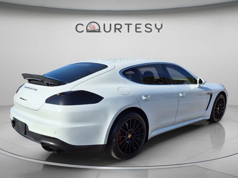 Used 2014 Porsche Panamera S RWD image 5