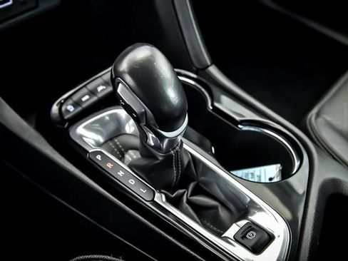 Used 2020 Buick Encore GX Essence w/ Sport Touring Package image 22