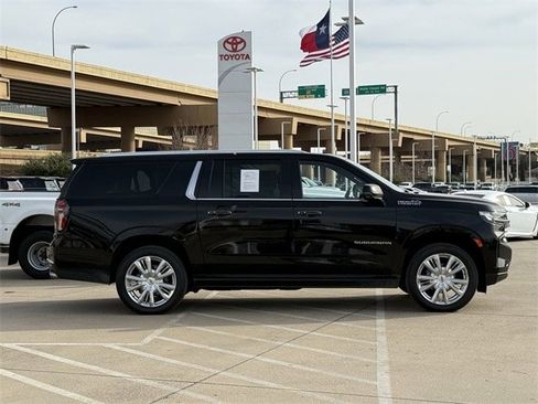 Used 2021 Chevrolet Suburban High Country image 3