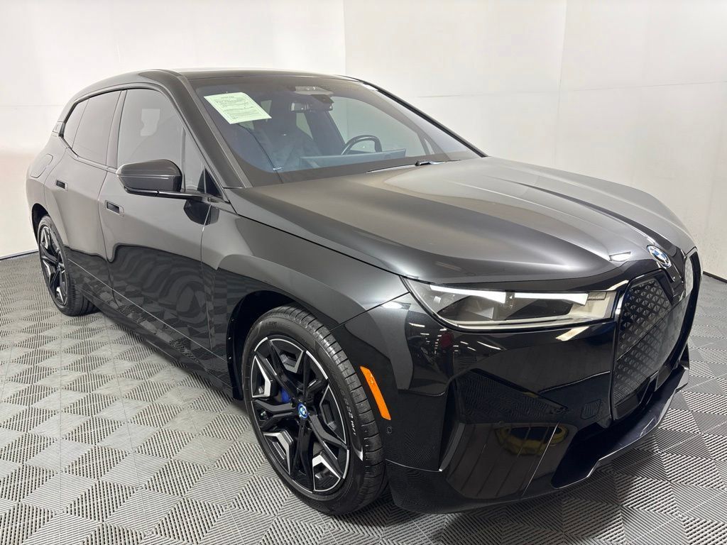 Certified 2024 BMW iX xDrive50 w/ Sport Package AWD/4WD image 4
