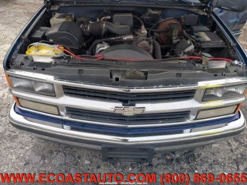 Used 1999 Chevrolet Suburban 2WD w/ Preferred Equipment Group 3 image 9
