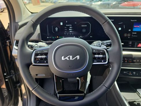 New 2026 Kia Carnival SX w/ SX Dark Edition Package FWD image 31