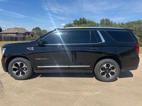 Used 2025 GMC Yukon Denali w/ Denali Reserve Package image 2