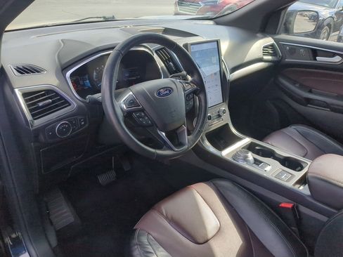 Used 2021 Ford Edge Titanium w/ Equipment Group 301A AWD/4WD image 16