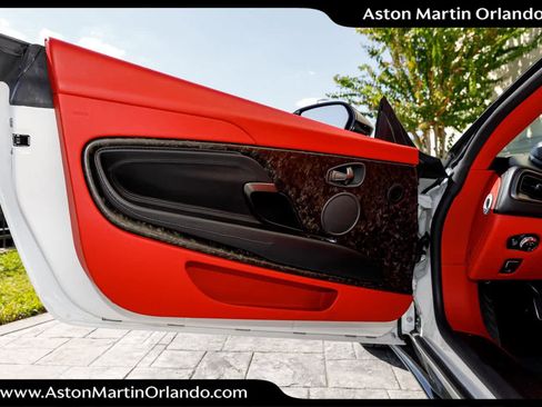 Used 2019 Aston Martin DB11 Volante image 51