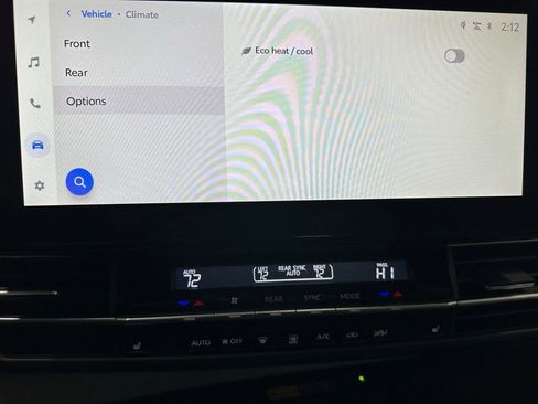 Used 2025 Toyota Sienna XLE image 34