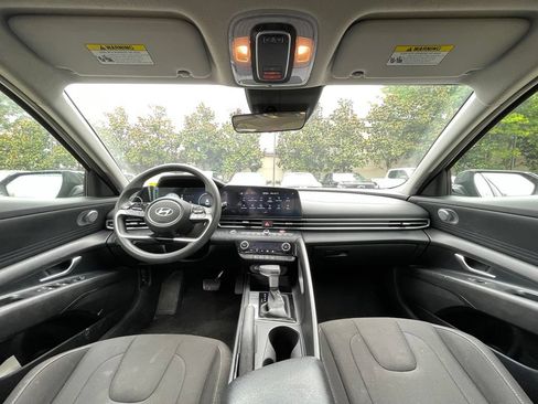 Used 2024 Hyundai Elantra SEL FWD image 28