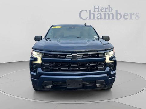 Used 2023 Chevrolet Silverado 1500 RST AWD/4WD image 2