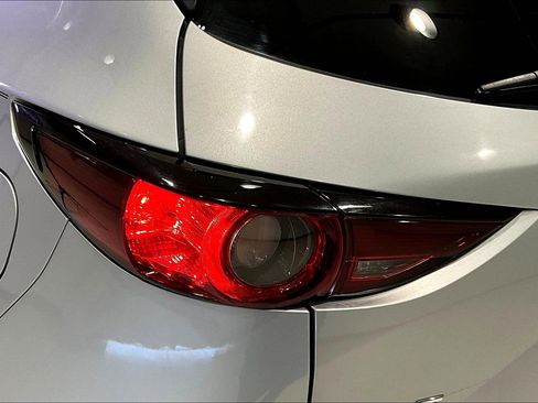 Used 2019 MAZDA CX-5 Touring image 23