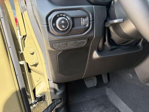 New 2026 Jeep Gladiator Sport AWD/4WD image 17
