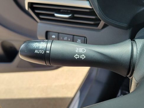 Used 2025 Nissan Altima 2.5 SV FWD image 26