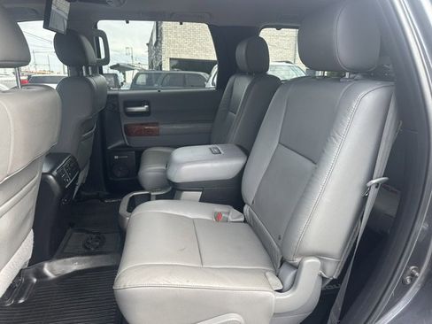Used 2020 Toyota Sequoia Platinum RWD image 15