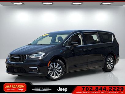 Used 2023 Chrysler Pacifica Touring-L