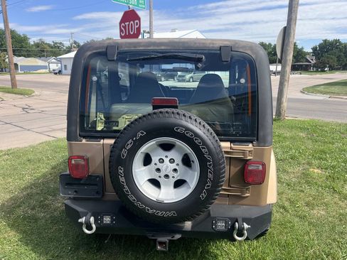 Used 1999 Jeep Wrangler Sahara AWD/4WD image 7