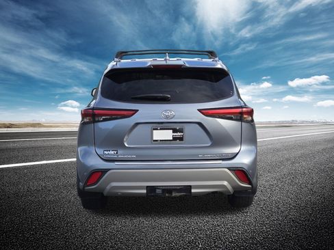 Used 2021 Toyota Highlander Platinum AWD/4WD image 19