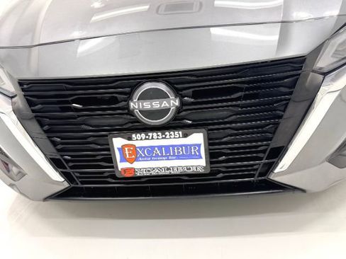 Used 2025 Nissan Altima 2.5 SV FWD image 15