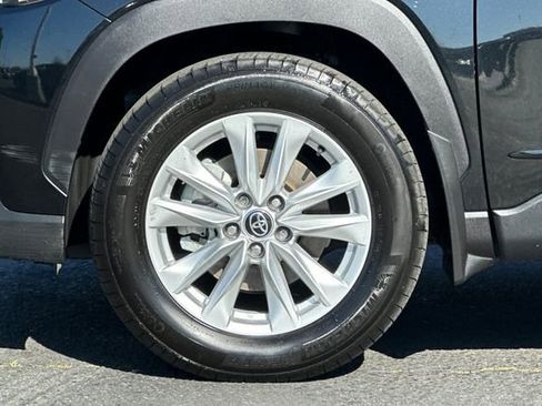 Certified 2023 Toyota Corolla Cross LE w/ Moonroof Package image 32