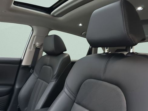 Certified 2025 Honda HR-V EX-L image 10