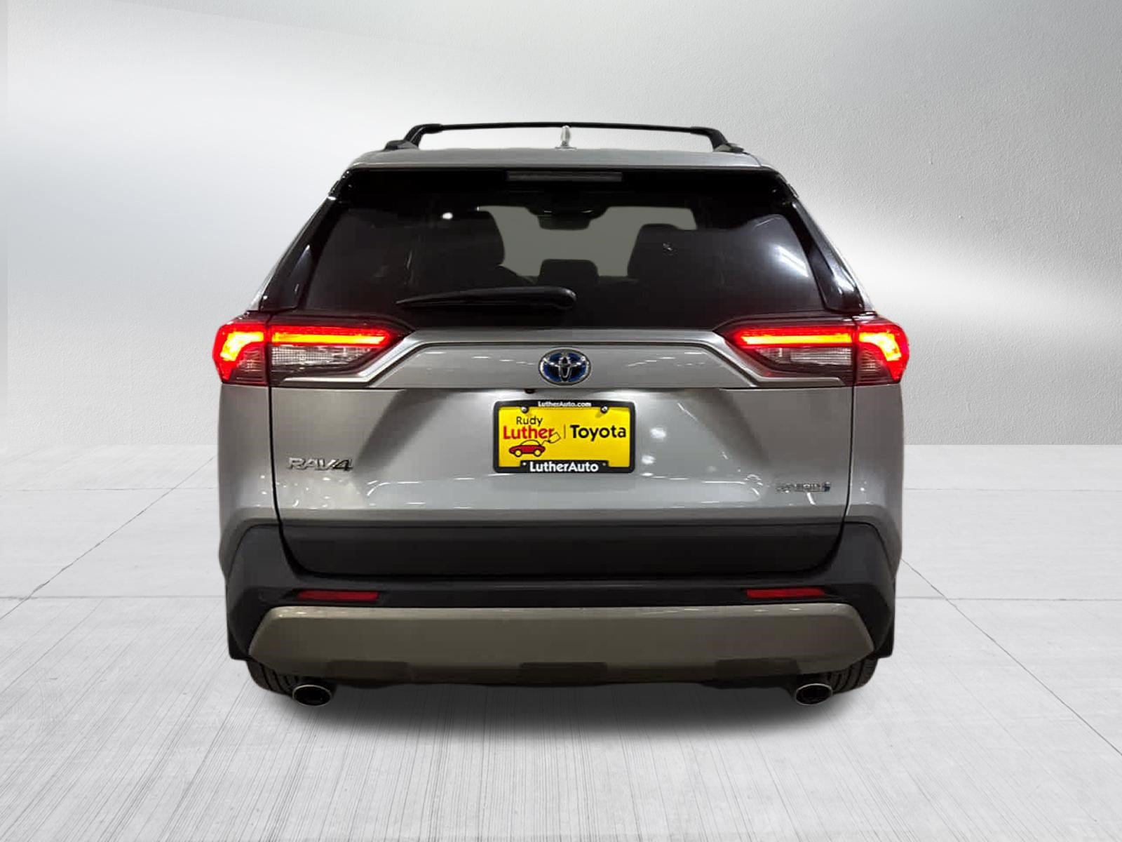 Used 2022 Toyota RAV4 Limited AWD/4WD image 5