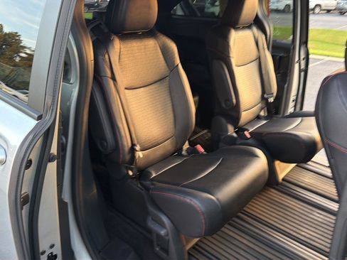 Certified 2025 Toyota Sienna XSE FWD image 14