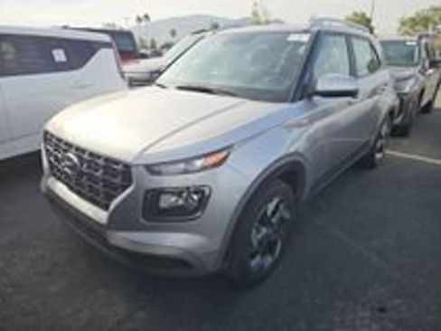 Used 2025 Hyundai Venue SEL FWD image 21