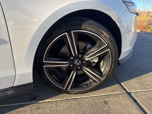 Used 2023 Honda Accord Sport image 12