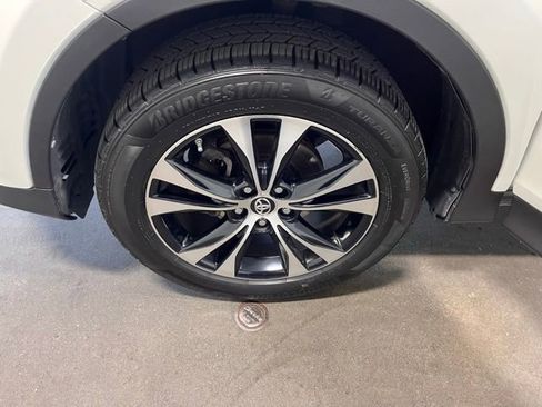 Used 2015 Toyota RAV4 Limited image 29